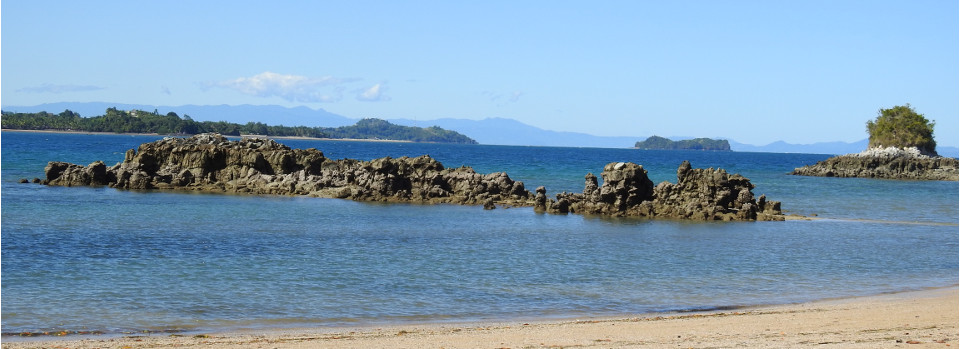 Moramora Land mit Badetagen auf Nosy bé